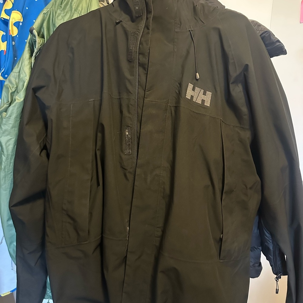 Helly Hansen Men's black Raincoat
